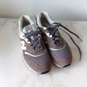 New Balance like new. Size 9
